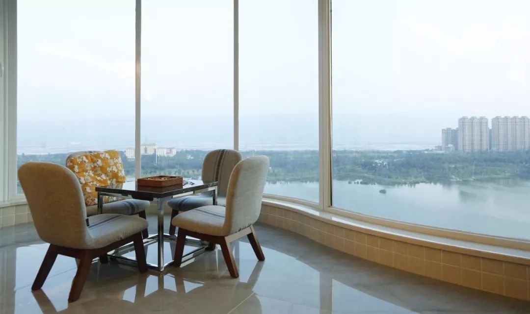 陽(yáng)臺(tái)裝修1.jpeg 陽(yáng)臺(tái)裝修1.jpeg