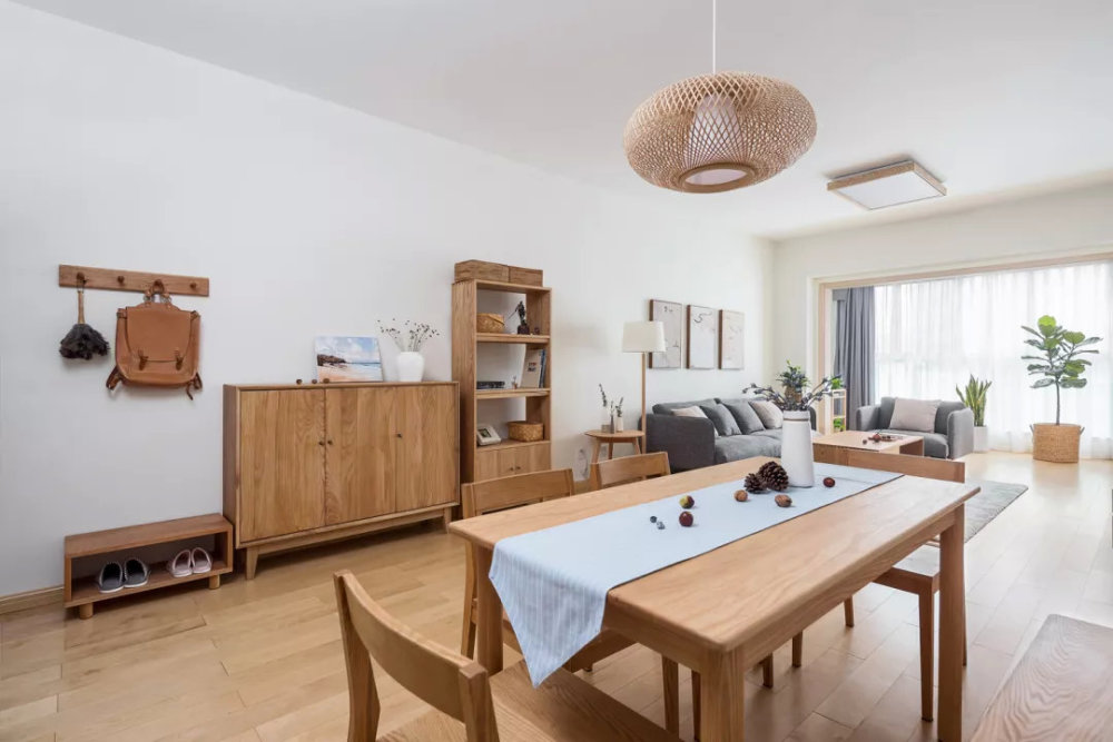 90平米日式簡(jiǎn)約風(fēng)格裝修效果圖賞析 自然原木色的淡雅空間 90平米日式簡(jiǎn)約風(fēng)格裝修效果圖賞析 自然原木色的淡雅空間